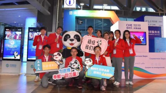 他们还是首次见滑环电机到凌晨的大学校园