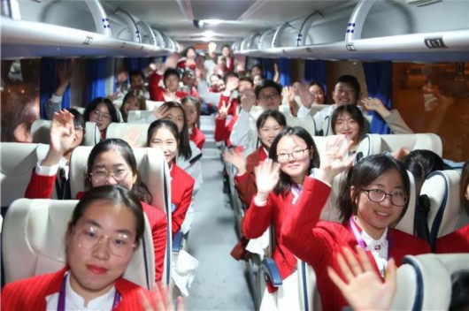 他们还是首次见滑环电机到凌晨的大学校园